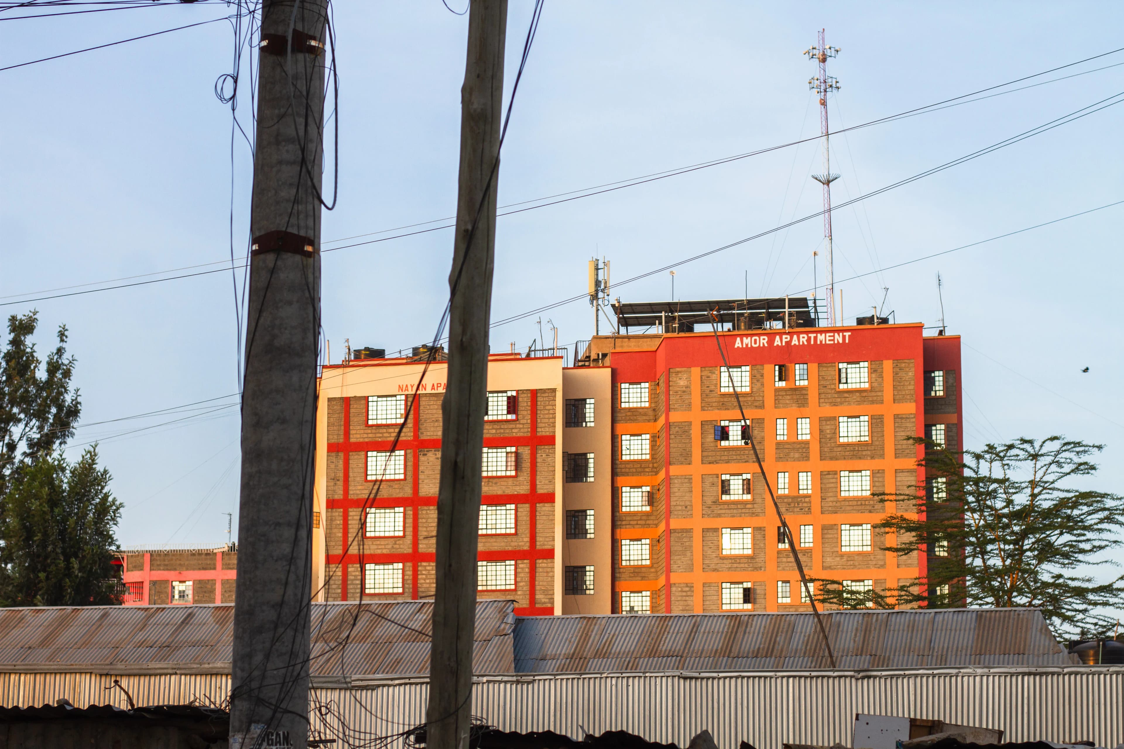 Land transactions and socio-economic profiles of investors in urban peripheries